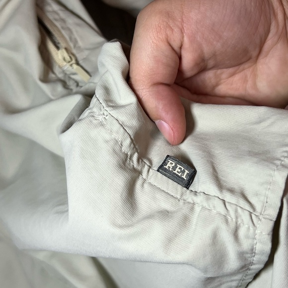 REI Men's Light Olive Shirt Jacket UPF 50+ - Picture 4 of 7